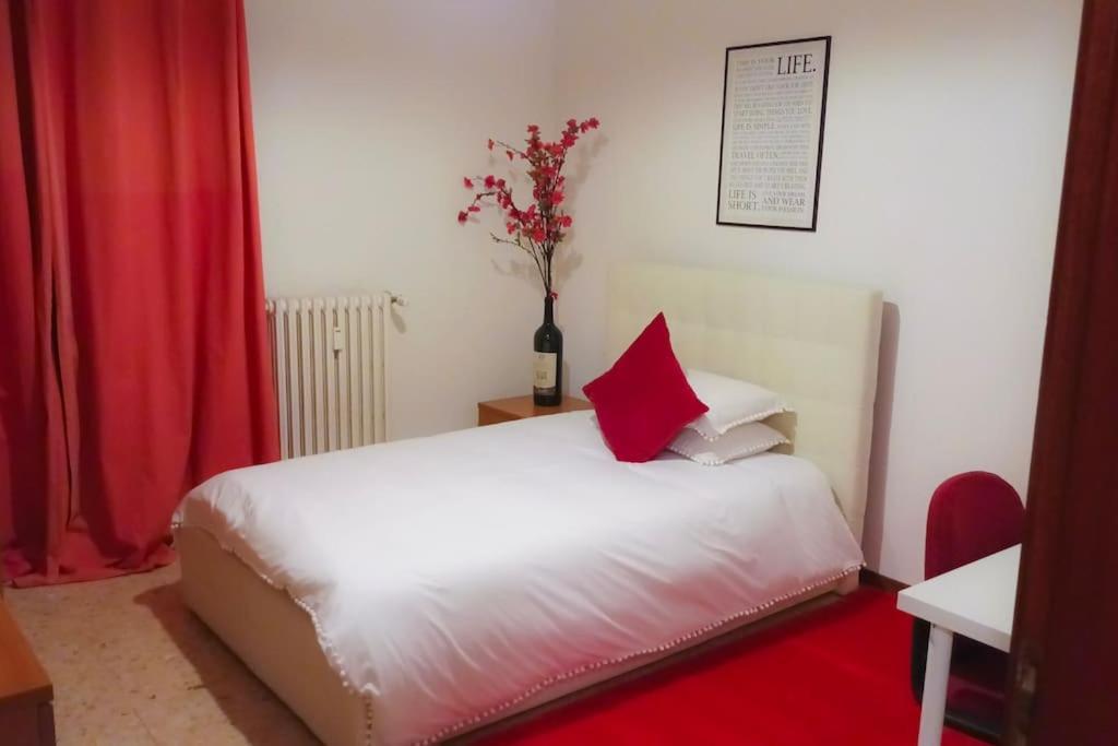 Unique & Beautiful Bedroom In Central Of Floransa Dış mekan fotoğraf
