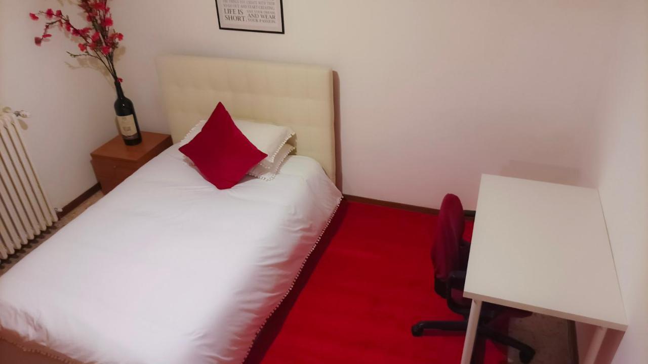 Unique & Beautiful Bedroom In Central Of Floransa Dış mekan fotoğraf