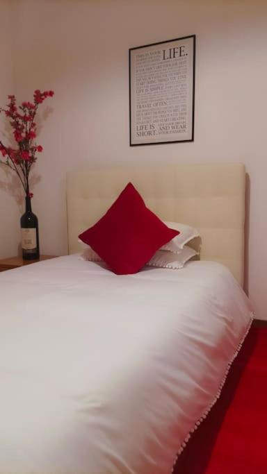 Unique & Beautiful Bedroom In Central Of Floransa Dış mekan fotoğraf